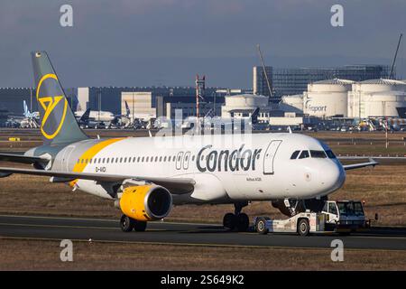 Flugzeug am Flughafen Fraport in Frankfurt am Main. Luftfahrzeugkennzeichen: D-AICI, Airbus A320-212, Condor. // 13.01.2025: Frankfurt am Main, Hessen, Deutschland. *** Flugzeuge am Flughafen Fraport in Frankfurt am Main Flugzeugnummer D AICI, Airbus A320 212, Condor 13 01 2025 Frankfurt am Main, Hessen, Deutschland Stockfoto