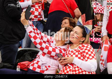 Zagreb, Kroatien. Januar 2025. ZAGREB, KROATIEN - 15. JANUAR: Die kroatischen Fans bejubeln die Tribüne vor dem 2025 Spiel der IHF Handball-Weltmeisterschaft der Männer der Gruppe H Runde 1 zwischen Kroatien und Bahrain am 15. Januar 2025 in Zagreb, Kroatien. Foto: Luka Stanzl/PIXSELL Credit: Pixsell/Alamy Live News Stockfoto