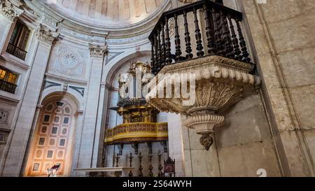 National Pantheon ist eine barocke Kirche aus dem 17. Jahrhundert, die in ein modernes Mausoleum für Gräber nationaler Prominenter umgewandelt wurde Stockfoto