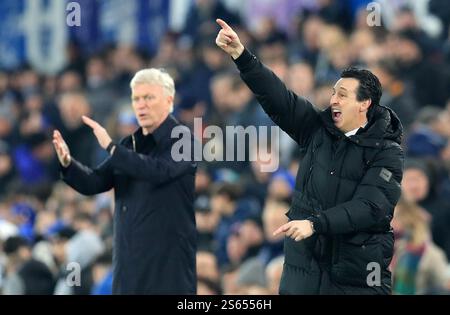 Goodison Park, Liverpool, Großbritannien. Januar 2025. Premier League Football, Everton gegen Aston Villa; Aston Villa Manager Unai Emery reagiert auf die Action Credit: Action Plus Sports/Alamy Live News Stockfoto