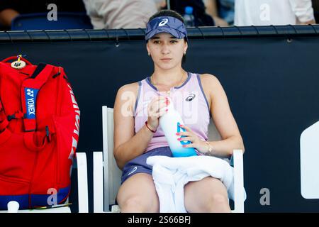 Melbourne, Australien. Januar 2025. Tennis: Grand Slam - Australian Open, Damen Singles, 2. Runde. Lys (Deutschland) - Gracheva (Frankreich). Eva Lys sitzt. Frank Molter/dpa/Alamy Live News Stockfoto
