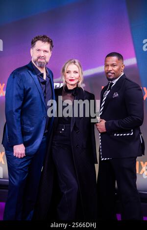 Berlin, Deutschland. Januar 2025. Jamie Foxx (r-l), Schauspieler, Cameron Diaz, Schauspielerin, und Seth Gordon, regisseur, nehmen Sie an der Sondervorführung des Films „Back in Action“ im Zoo Palast Teil. Quelle: Christoph Soeder/dpa/Alamy Live News Stockfoto