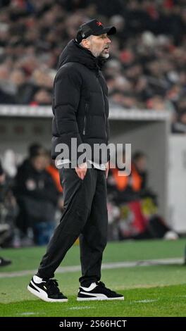 Trainer Marco Rose RasenBallsport RB Leipzig RBL am Spielfeldrand VFB STUTTGART VS. RB LEIPZIG RBL 15.01.2025 DFL-VORSCHRIFTEN VERBIETEN JEDE VERWENDUNG VON FOTOGRAFIEN ALS BILDSEQUENZEN UND/ODER QUASI-VIDEO Stockfoto