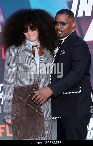 Jamie Foxx mit Tochter Annalise Bishop beim Screening des Netflix Films Back in Action im Zoo Palast. Berlin, 15.01.2025 *** Jamie Foxx mit Tochter Annalise Bishop bei der Vorführung des Netflix-Films Back in Action im Zoo Palast Berlin, 15 01 2025 Foto:XT.xBartillax/xFuturexImagex action 5127 Stockfoto