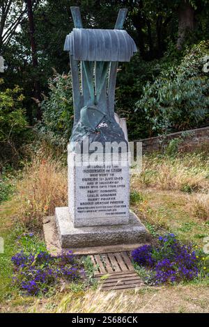 Essex, Vereinigtes Königreich - 15. August 2024: Gedenkstätte in St. Clements Churchyard in Leigh-on-Sea, Essex, in Erinnerung an die Fischer von Leigh, die nach Dunkirk gingen Stockfoto