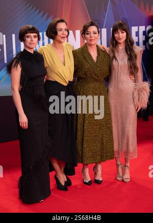 Jessie Buckley, Maggie Gyllenhaal, Olivia Colman und Dakota Johnson besuchen die britische Premiere „The Lost Daughter“ während des BFI London Film Festivals in der Royal Festival Hall in London, England. Mittwoch, 13. Oktober 2021 Stockfoto