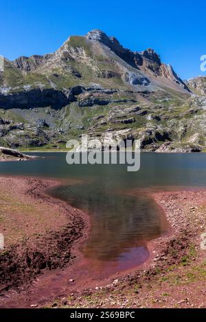 Rund um den Estaens-See im Aspe-Tal, Pyrenäen Atlantiques, Frankreich Stockfoto