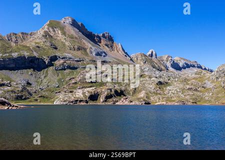 Rund um den Estaens-See im Aspe-Tal, Pyrenäen Atlantiques, Frankreich Stockfoto