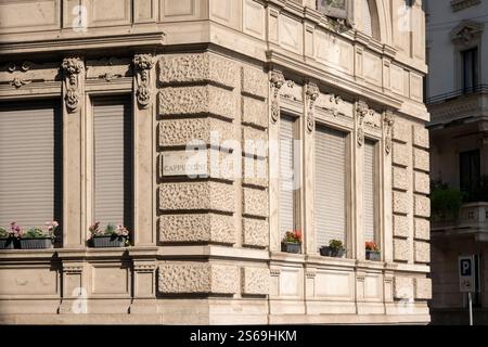 Detail eines Gebäudes an der Via Cappuccini in Mailand Stockfoto