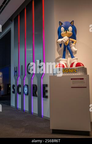 Rochester, New York, USA - 12.6,2024: Sonic the Hedgehog im Strong National Museum of Play Stockfoto