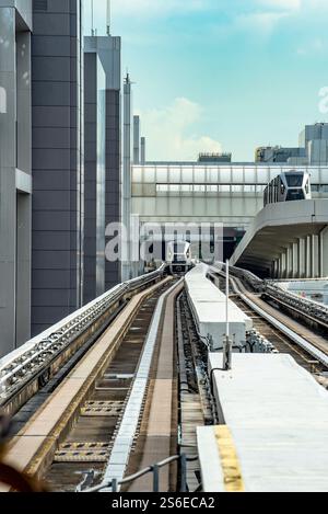 Der Changi Airport Skytrain ist ein automatisierter People Mover APM, der die Terminals 1, 2 und 3 am Flughafen Singapur Changi verbindet Stockfoto