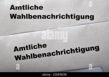 Amtliche Wahlmitteilung zur Bundestagswahl am 23. Februar 2025 in der Bundesrepublik Deutschland, Schreiben, Dokumente, Wahldokument Stockfoto