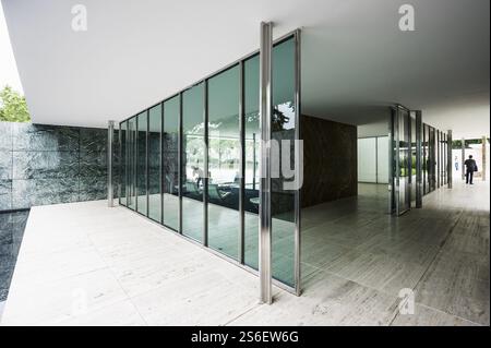 Barcelona Pavillon, rekonstruierter deutscher Pavillon für die Weltausstellung 1929, Architekt Ludwig Mies van der Rohe, Barcelona, Katalonien, Spanien, Euro Stockfoto