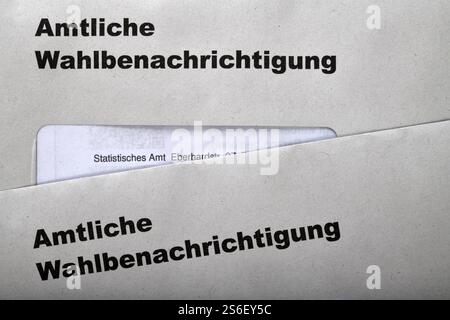 Amtliche Wahlmitteilung zur Bundestagswahl am 23. Februar 2025 in der Bundesrepublik Deutschland, Schreiben, Dokumente, Wahldokument Stockfoto