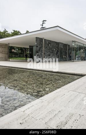 Barcelona Pavillon, rekonstruierter deutscher Pavillon für die Weltausstellung 1929, Architekt Ludwig Mies van der Rohe, Barcelona, Katalonien, Spanien, Euro Stockfoto