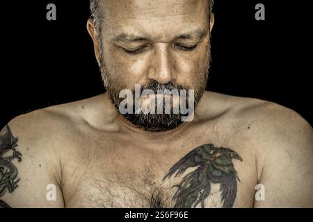 Ein Bild von ein gut aussehender Mann mit einem Bart Stockfoto