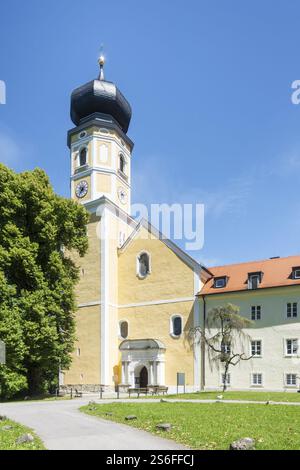 Ein Bild der Kirche in Bernried am Starnberger See Bayern Deutschland Stockfoto