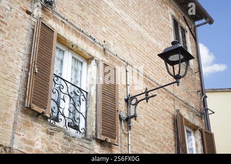 Ein Bild eines typischen Fensters in Italien Stockfoto