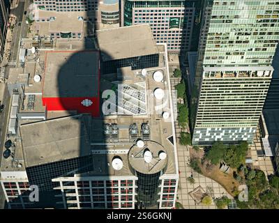 Toronto Canada / Toronto City aus der Vogelperspektive vom CN Tower mit Blick auf das Canadian Broadcasting Center und das Ritz Carlton Hotel in Simcoe Park, D. Stockfoto