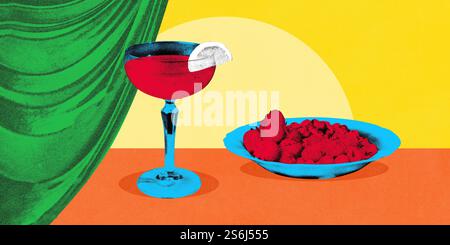 Kreatives Grafikdesign. Blaues Coupé-Glas mit rotem Cocktail, garniert mit Zitronenscheibe, neben einer Schüssel mit Beeren auf hellgelb-grün-rotem Hintergrund Stockfoto