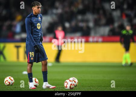 Barcelona, Espagne. Januar 2025. Lamine YAMAL von Barcelona während des spanischen Pokals, Copa del Rey, Achtelfinale des FC Barcelona gegen Real Betis am 15. Januar 2025 bei Estadi Olimpic Lluis Companys in Barcelona, Spanien - Foto Matthieu Mirville (Sergio Ros)/DPPI Credit: DPPI Media/Alamy Live News Stockfoto