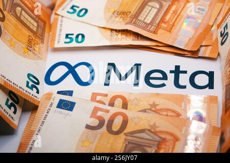 17. Januar 2025, Florenz Italien, auf dieser Fotoabbildung Meta-Logo mit Euro-Banknoten. Stockfoto
