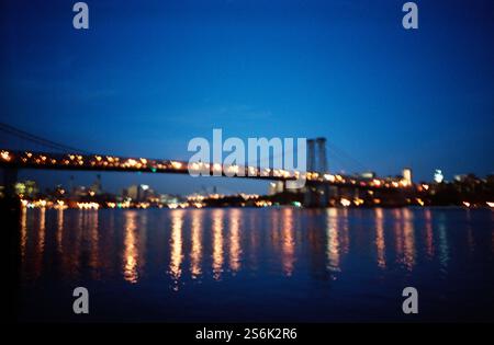 Brooklyn Bridge bei Nacht, New York City Stockfoto