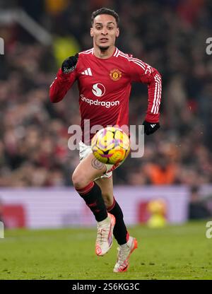 Manchester, Großbritannien. Januar 2025. Antony of Manchester United während des Premier League-Spiels in Old Trafford, Manchester. Der Bildnachweis sollte lauten: Andrew Yates/Sportimage Credit: Sportimage Ltd/Alamy Live News Stockfoto