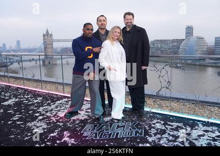 (Von links nach rechts) Jamie Foxx, Jamie Demetriou, Cameron Diaz und Regisseur Seth Gordon während eines Fotoanrufs für Back in Action am Cheval Three Quays, London. Bilddatum: Freitag, 17. Januar 2025. Stockfoto