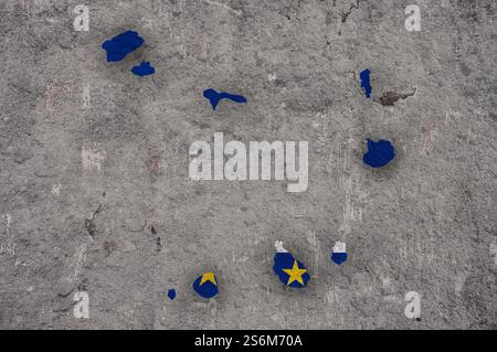 Karte und Flagge von Kap Verde auf verwittertem Beton Stockfoto