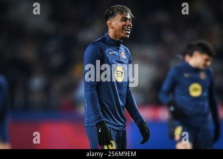 Barcelona, Espagne. Januar 2025. Lamine YAMAL von Barcelona während des spanischen Pokals, Copa del Rey, Achtelfinale des FC Barcelona gegen Real Betis am 15. Januar 2025 bei Estadi Olimpic Lluis Companys in Barcelona, Spanien - Foto Matthieu Mirville (Joma Garcia)/DPPI Credit: DPPI Media/Alamy Live News Stockfoto