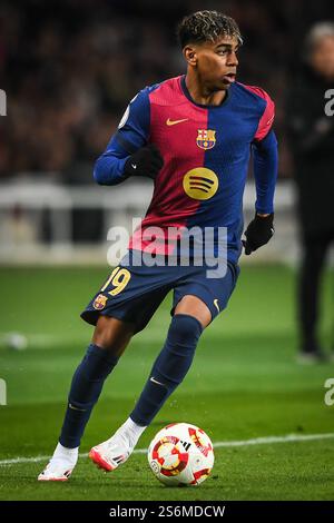 Barcelona, Spanien, Spanien. Januar 2025. Lamine YAMAL von Barcelona während des Copa del Rey-Spiels zwischen dem FC Barcelona und Real Betis Balompie bei Estadi Olimpic Lluis Companys am 15. Januar 2025 in Barcelona. (Kreditbild: © Matthieu Mirville/ZUMA Press Wire) NUR REDAKTIONELLE VERWENDUNG! Nicht für kommerzielle ZWECKE! Stockfoto