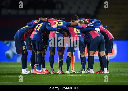Barcelona, Spanien, Spanien. Januar 2025. Team von Barcelona während des Copa del Rey-Spiels zwischen dem FC Barcelona und Real Betis Balompie bei Estadi Olimpic Lluis Companys am 15. Januar 2025 in Barcelona. (Kreditbild: © Matthieu Mirville/ZUMA Press Wire) NUR REDAKTIONELLE VERWENDUNG! Nicht für kommerzielle ZWECKE! Stockfoto