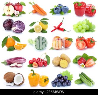 Obst und Gemüse Obst Apfel Orangen Tomaten Trauben frische Collage geschnitten isoliert vor einem weißen Hintergrund Stockfoto
