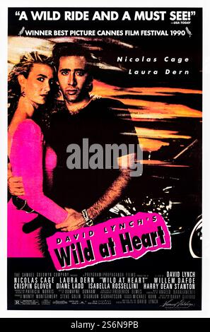 Wild at Heart (1990) von David Lynch mit Nicolas Cage, Laura Dern und Willem Dafoe. Die jungen Liebenden Sailor und Lula laufen vor der Vielzahl von Verrückten, die Lulas Mutter angeheuert hat, um Sailor zu töten. Foto eines Original-Posters aus dem Jahr 1990 (USA) ***NUR FÜR REDAKTIONELLE ZWECKE. Quelle: BFA / The Samuel Goldwyn Company Stockfoto