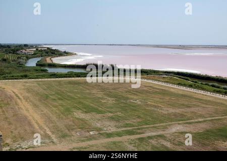 Salinen von Aigues-Mortes Stockfoto