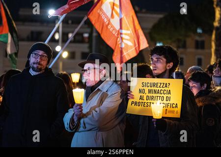 17. Januar 2025. Rom, Italien. Demonstration gegen das Gesetz von 1660, in der Nähe des italienischen Senats. © Giacomo Manfredi Bonifati Stockfoto