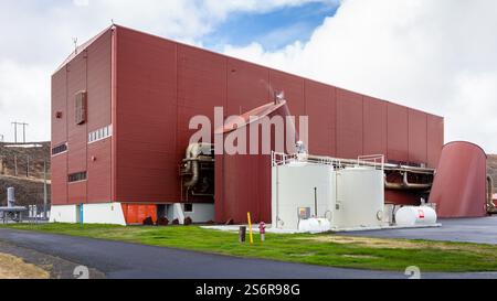 Krafla, Island, 21.05.22. Geothermiekraftwerk Krafla in Island, Blick auf das Hauptgebäude mit Infrastruktur. Stockfoto