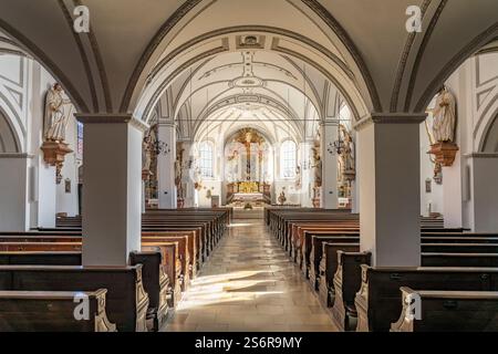 Innenraum der Pfarrkirche St. Jakob in Dachau, Bayern Stockfoto