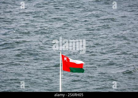 Flagge von Oman, Maskat, Maskat, Oman, Arabische Halbinsel, Naher Osten, Asien Stockfoto