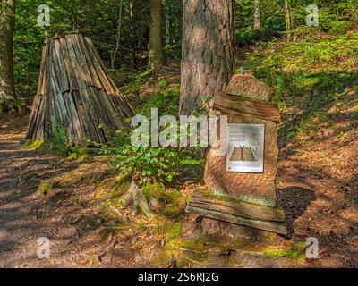 Holzkohlebrennerweg bei Schloss Fleckenstein, Lembach, Unterrhein, Elsass, Vogesen, Grand Est, Elsass-Champagne-Ardenne-Lothringen Stockfoto