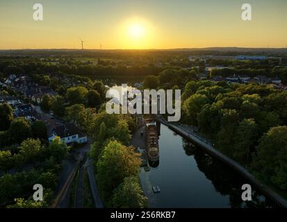 Alte Henrichenburg Bootsbahn, LWL Industriemuseum Henrichenburg Bootsbahn bei Sonnenuntergang, Waltrop-Oberwiese, Waltrop, Ruhrgebiet, Nordrhein-Westfalen, Stockfoto