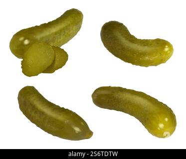 Eingelegte Gurken. Salziges konserviertes Gemüse Gewürz für Lebensmittel köstliche Küche natürliche Produkte für Salat anständige Vektor realistische geschnittene Gurken. Illustration leckere Gurke mit eingelegtem Geschmack. Eingelegte Gurken. Salziges konserviertes Gemüse Gewürz für Lebensmittel köstliche Küche natürliche Produkte für Salat anständige Vektor realistische geschnittene Gurken Stock Vektor