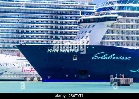 Antigua und Barbuda, Westindien, Insel Antigua. St. John's.. Mein Schiff 4 ab TUI Cruises Stockfoto