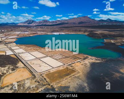 Spanien, Kanarische Inseln, Lanzarote. Salinas de Janubio Stockfoto