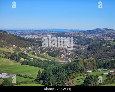 Eine malerische Aussicht auf Dunedin, mit Blick nach Süden. Otago, Neuseeland. Stockfoto