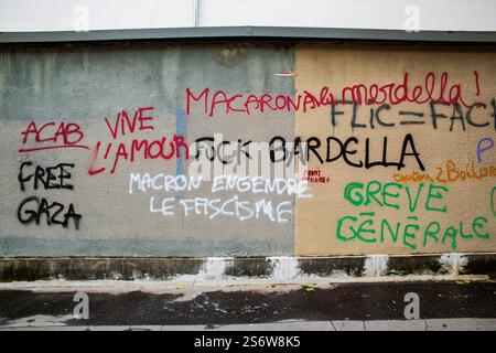 Frankreich, Paris, 75, 12. Arrondissement, Bd Diderot, Graffiti bei der Demonstration gegen die extreme Rechte, 15. Juni 2024. Stockfoto