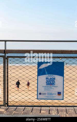 Frankreich, Les Sables d'Olonne, 85, Ausstellung „rauchfreier Strand“, August 2024. Stockfoto