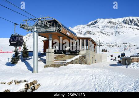 Alpe Huez, Isere, Frankreich. Januar 2025. Skigebiet Alpe d Huez. (Credit Image: © Romain Doucelin/SOPA Images via ZUMA Press Wire) NUR REDAKTIONELLE VERWENDUNG! Nicht für kommerzielle ZWECKE! Stockfoto