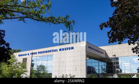Grand Rapids, Michigan, USA – 15. August 2021: Das Gerald R. Ford Presidential Museum ist das Präsidentenmuseum und die Grabstätte von Gerald Ford Stockfoto